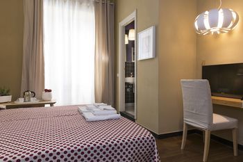 Hotel Mama *